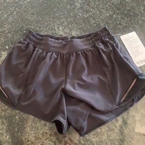 NWT Lululemon hotty hot LT shorts 4”